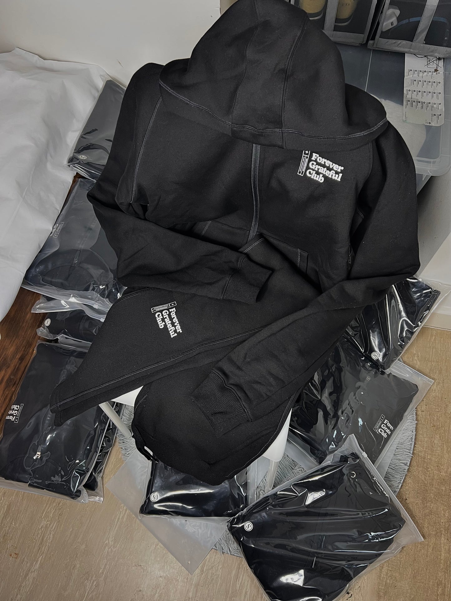 Club Members zip-up Hoodie